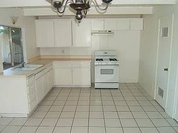2nd image of 814 Lemon Ave