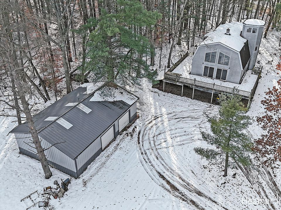 1st image of 10136 Connelley Ave NE