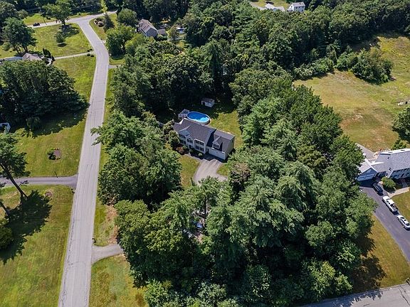 4th image of 5 Johnson Dr