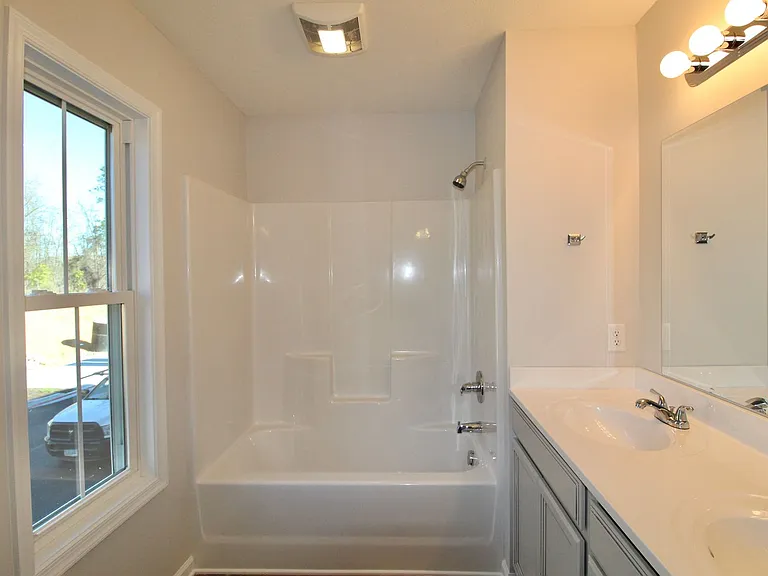3015 Locust Grove Ct — Photo 6