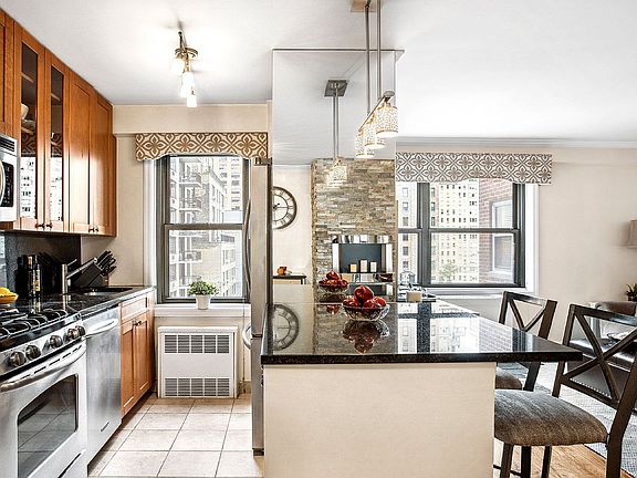 5th image of 132 E 35th St #10L