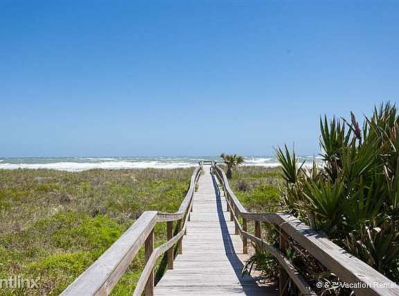 A private walkway to the beach