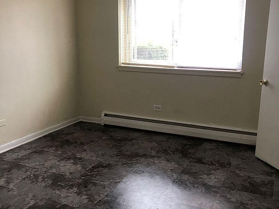 5th image of 8256 W Dempster St APT 1