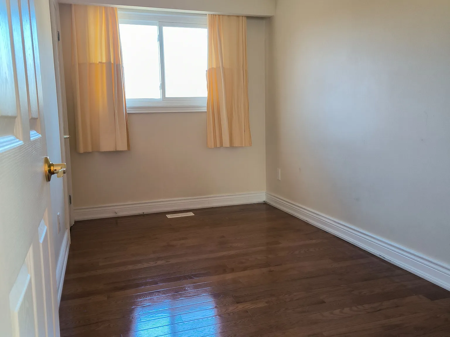 2 bed, $2,700 — Photo 2