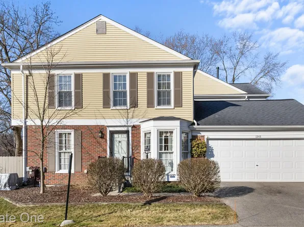 1243 Candlestick Ln, Rochester, MI 48306