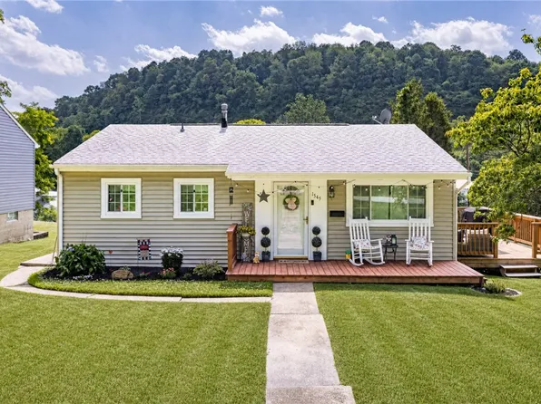 1545 Saxonburg Rd, Natrona Heights, PA 15065