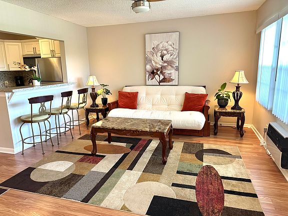 5th image of 454 Fanshaw K Way Unit K