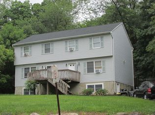 2 E Shore Rd, Greenwood Lake, NY 10925