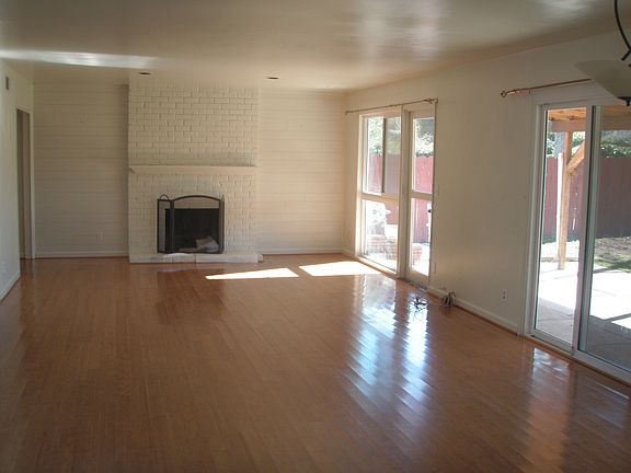 5th image of 8105 Lena Ave