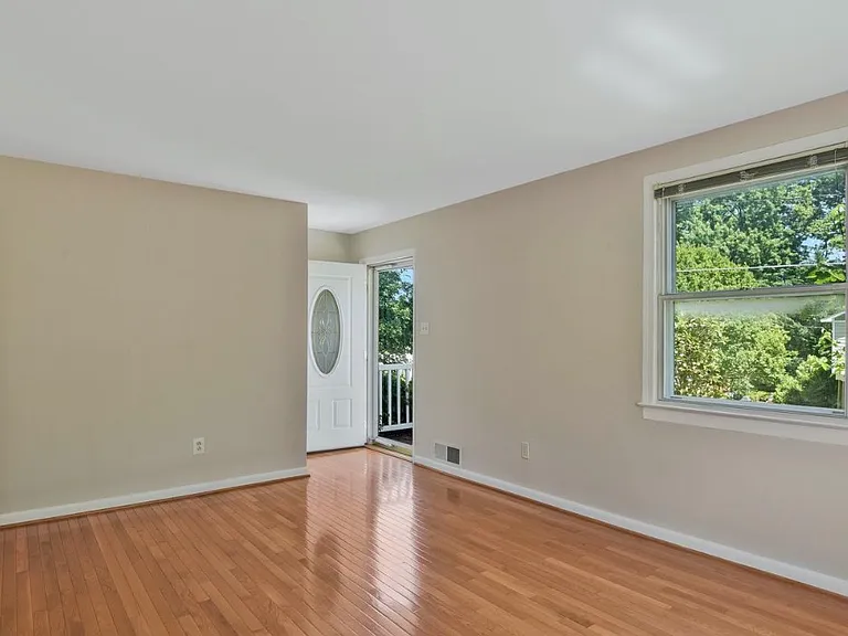 4038 Poplar St — Photo 14
