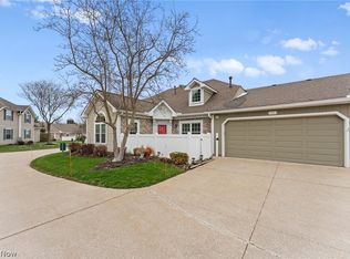8228 Cyrus Ln, Northfield, OH