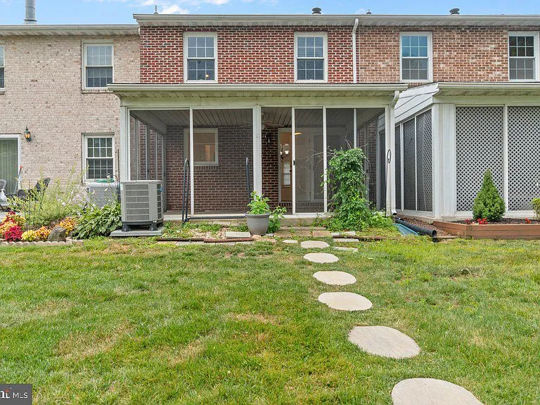 322 Harlan Sq #A-2 — Photo 33