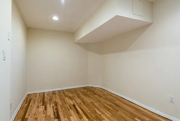 Sold by NY Casa Group | media 9