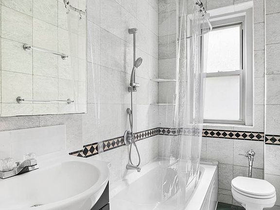 5th image of 203 W 81st St APT 3E