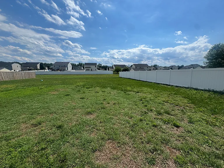 2410 Walthall Ct — Photo 38