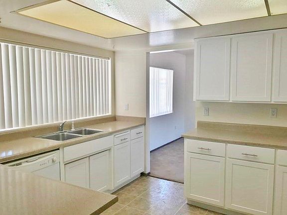3rd image of 2141 E Manhatton Dr