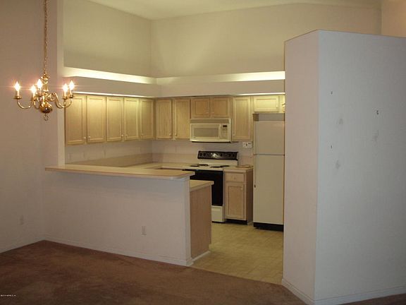 4th image of 2022 Village Ln