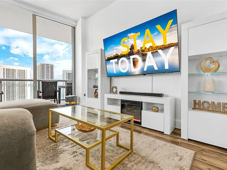 2600 E Hallandale Beach Blvd #T3302 — Photo 8
