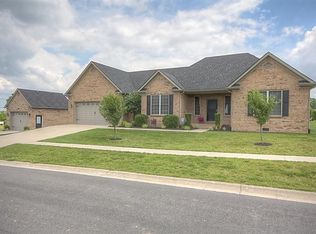 103 Hampton Hall Dr, Berea, KY 40403