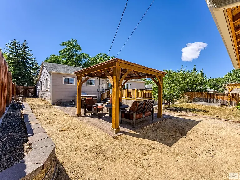 1040 Munley Dr — Photo 14
