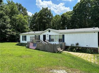 234 Amos Ln, Mount Airy, NC 27030