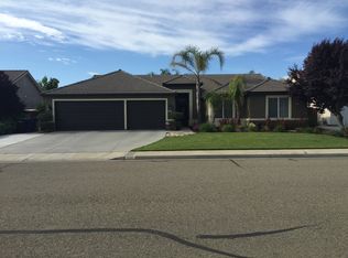 1127 W Windsor Ct, Hanford, CA 93230