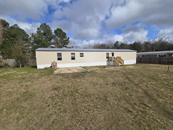 205 S Lark Cir, Robertsdale, AL 36567