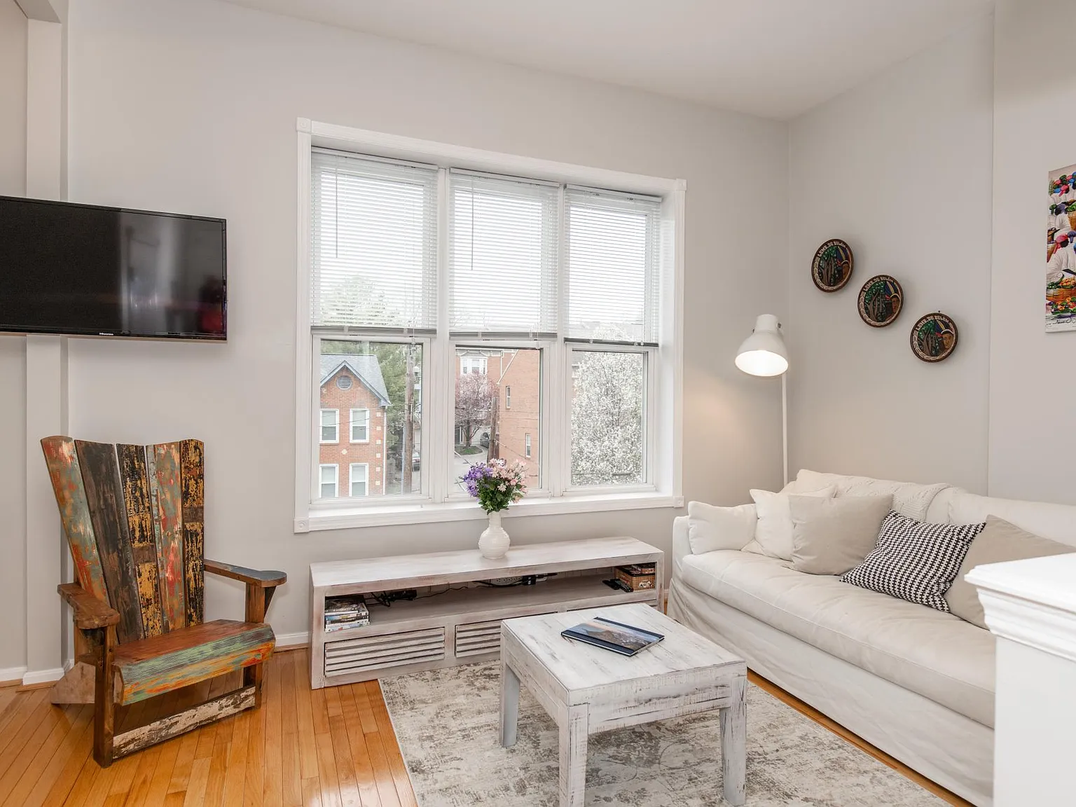 2126 Fulton Ave — Photo 2