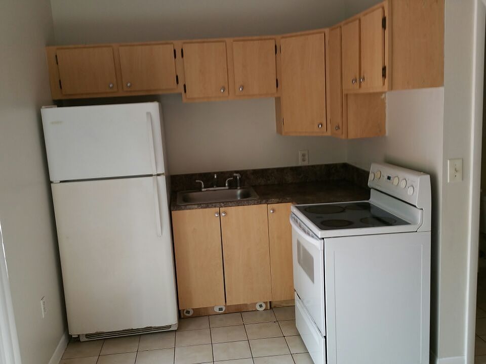 1st image of 2027 Fletcher St #4
