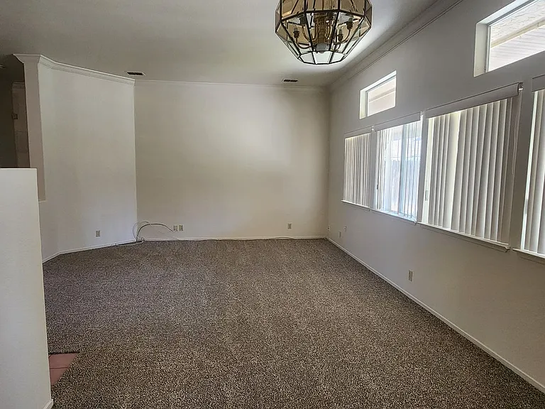 7812 Bardswell Ct — Photo 4
