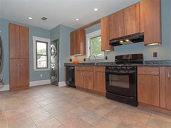 33 Chetwynd Rd #2 — Photo 5