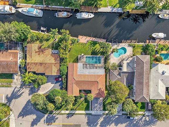 2nd image of 1004 Orange Isle