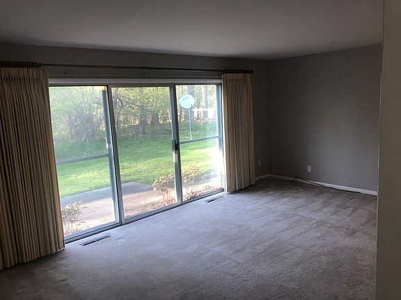 5th image of 740 Blossom Dr #740