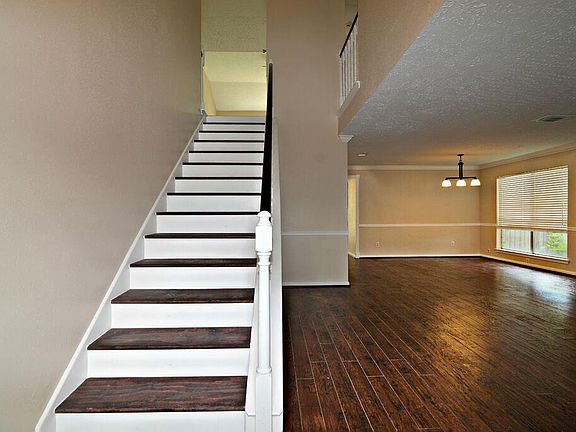 3rd image of 3427 Old South Dr