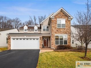 53 Andover Dr, Kendall Park, NJ 08824