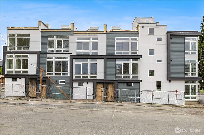 2nd image of 6002 26th Avenue NW