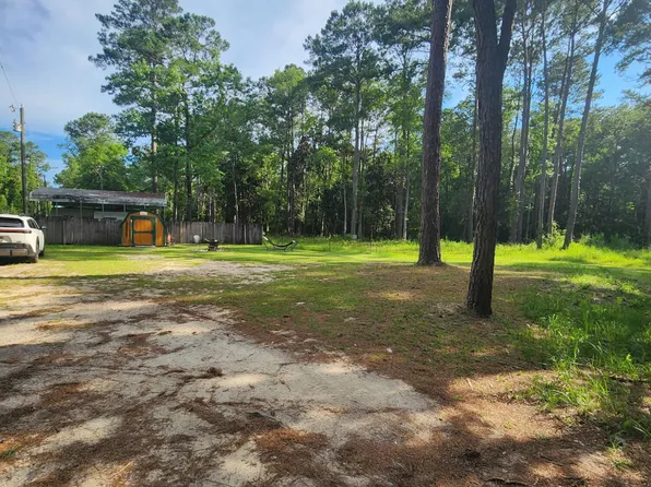 540 Smokehouse Lake Rd, Ponce De Leon, FL 32455