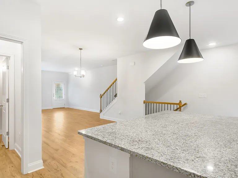 1274 Ainsworth Aly — Photo 13
