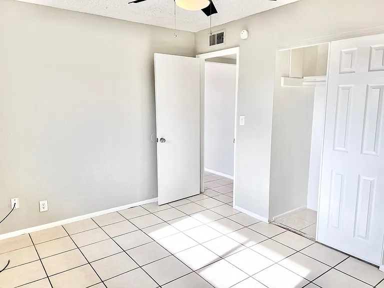7013 N 76th Ave #1 — Photo 26
