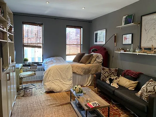 Rented by Salon Realty Corp | media 9