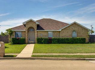 710 Crest Ridge Dr, Midlothian, TX 76065