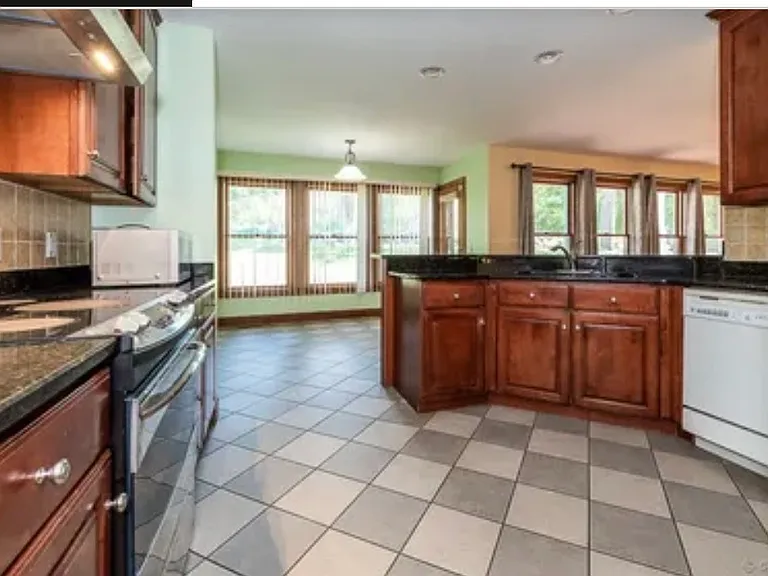 23 Giovanni Dr — Photo 3