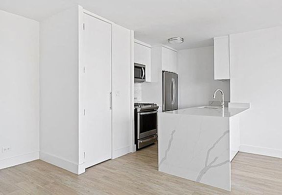 4th image of 1735 York Ave #4H