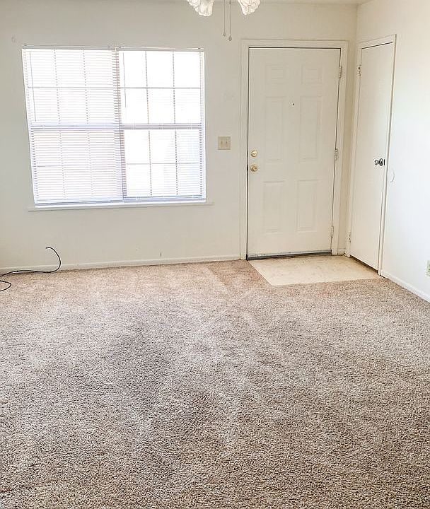 1st image of 716 Highland Dr #102