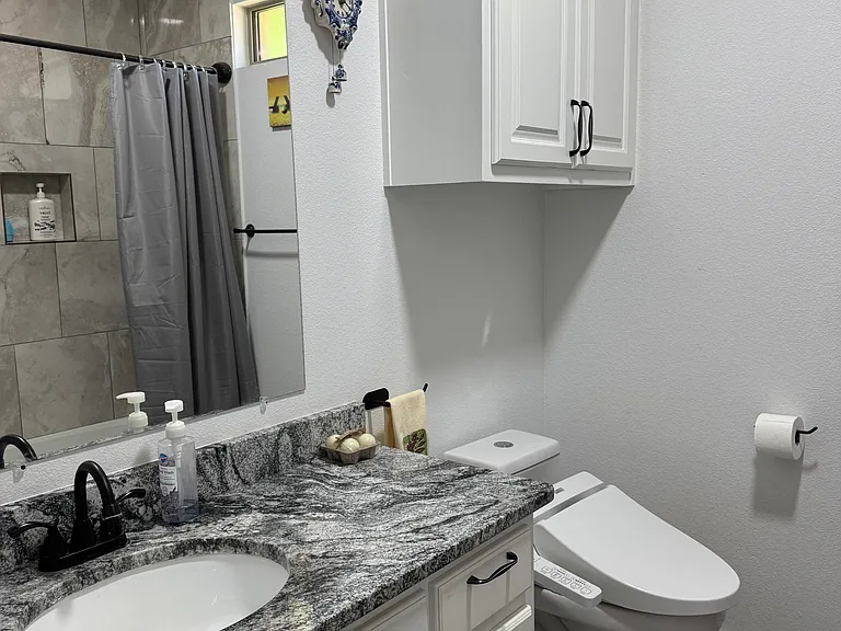 2403 Alamesa Dr — Photo 16