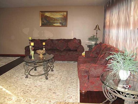 3rd image of 4121 Brandes St