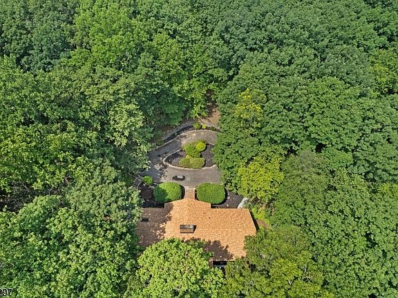 3rd image of 6 Farm Rd