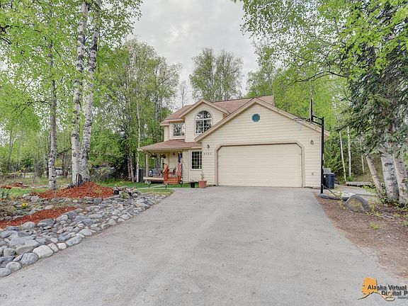3rd image of 2320 S Tundra Rose Dr