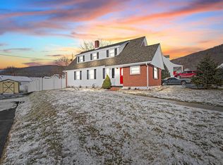 407 Hopkins St, Narrows, VA 24124