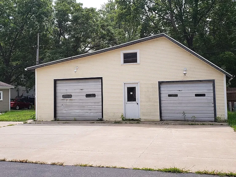 727 Washington St — Photo 4